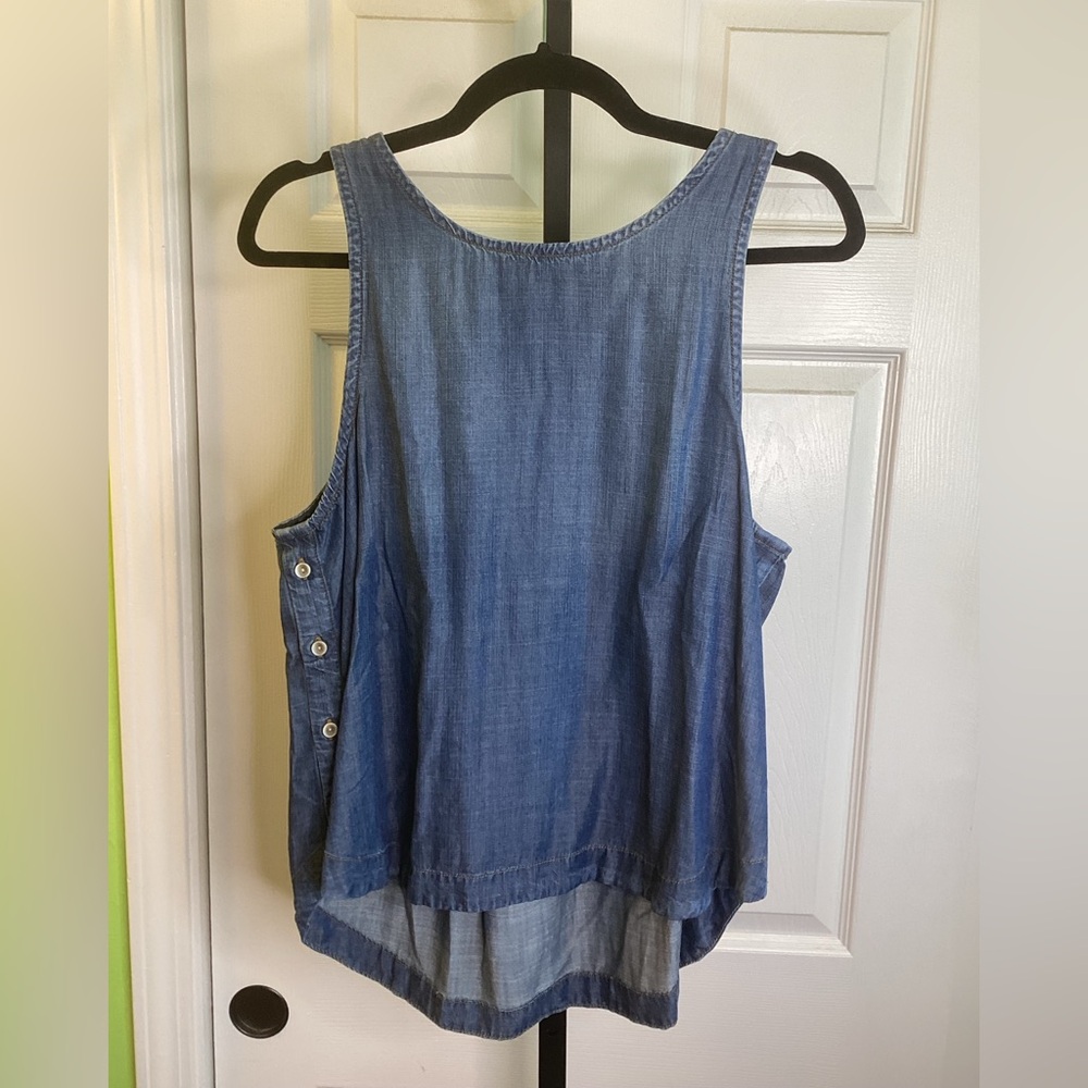 Cloth & Stone Blue Chambray Tank Top with Button Detail, size Small